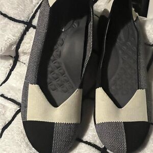 Women's Black and White Flats